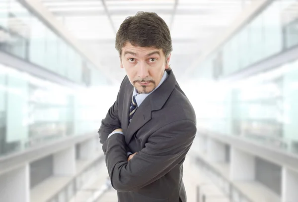 Hombre de negocios loco retrato en la oficina — Foto de Stock