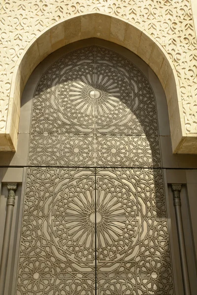 Gyllene dörren detalj i en mosk i Fez, i Marocko — Stockfoto