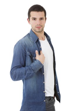 Genç, mutlu, sıradan bir erkek portresi, beyaz tenli.