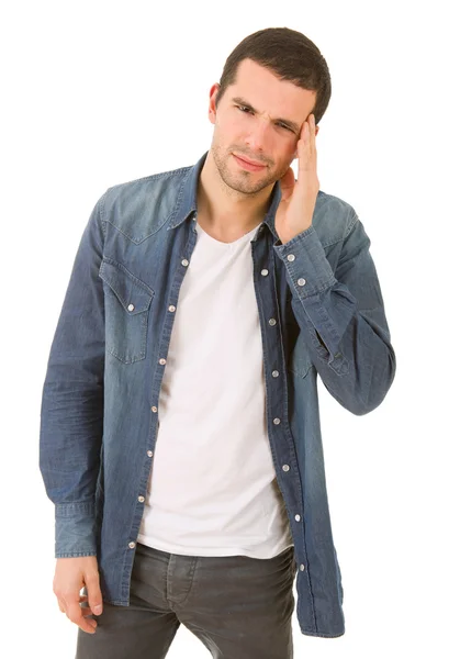 Junger, lässiger Mann mit Kopfschmerzen, isoliert auf weiß — Stockfoto
