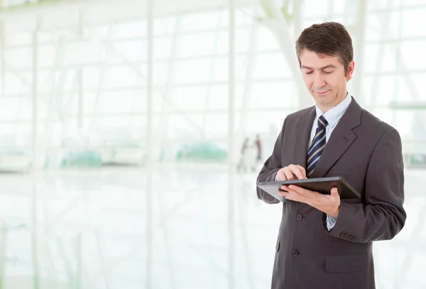 Businessman using touch pad of tablet pc, at the office — Stock Photo, Image