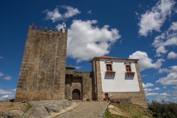 벨몬트 성입니다. 역사적인 마을 포르투갈의 Covilha 근처 — 스톡 사진