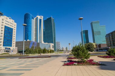 Nur-Sultan, Kazakistan - Nurzhol bulvarındaki modern ofis binaları, Nur-Sultan, Astana; Kazakistan