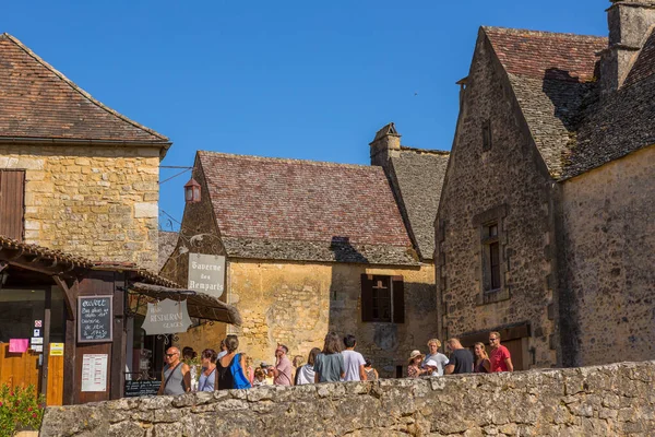 Beynac Cazenac Francie Turisté Navštíví Středověké Město Beynac Cazenac Dordogne — Stock fotografie