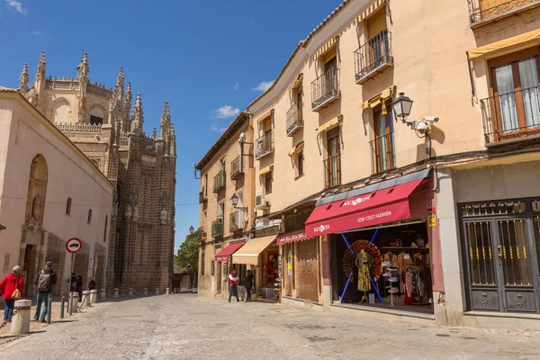 Toledo Španělsko Turistické Procházky Ulici Historické Čtvrti Toledo Španělsko — Stock fotografie