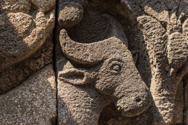 Java adasındaki Sukuh tapınağının detayları. Endonezya