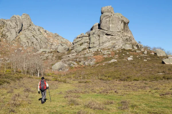 Wandelen Genieten Van Het Uitzicht Top Van Een Berg Geres — Stockfoto