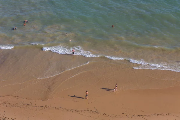 Albufeira Portugal Pessoas Famosa Praia Olhos Água Albufeira Esta Praia — Fotografia de Stock