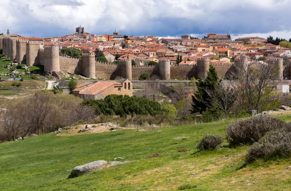 Vista Panorâmica Histórica Cidade Ávila Partir Mirador Cuatro Postes Espanha — Fotografia de Stock