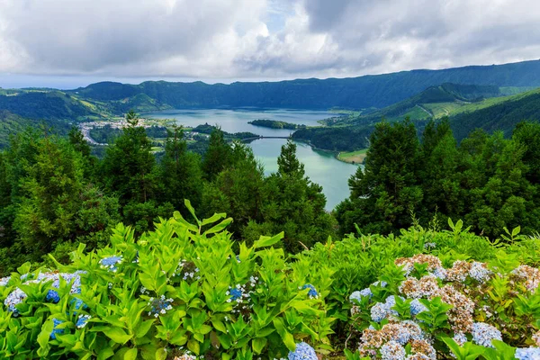 Pittoresk Utsikt Över Sjön Sete Cidades Vulkanisk Kratersjö Sao Miguel — Stockfoto