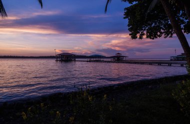 Bocas del Toro 'da Atlantik' te günbatımı. Panama.