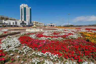 Nur-Sultan, Kazakistan - Nurzhol bulvarındaki modern ofis binaları, Nur-Sultan, Astana; Kazakistan