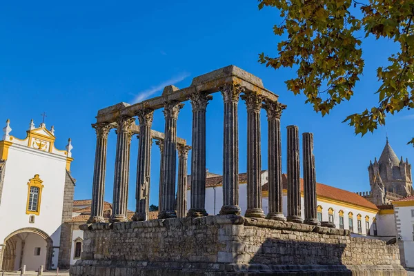 黛安娜神殿 埃沃拉的罗马神殿 献给奥古斯都皇帝的崇拜 埃沃拉最著名的地标 葡萄牙 — 图库照片
