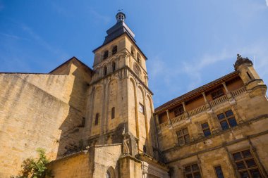 Sarlat Katedrali, Fransa 'nın Sarlat-la-Caneda şehrinde bulunan Katolik kilisesidir..