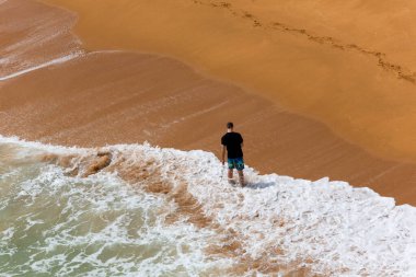 ARMACAO DE PERA, PORTUGAL: Senhora da Rocha Sahili, Armacao de Pera balıkçı köyü, Algarve, Portekiz