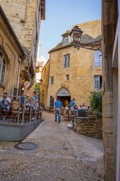 Sarlat Caneda Francia Gente Gode Della Vista Del Centro Della — Foto Stock