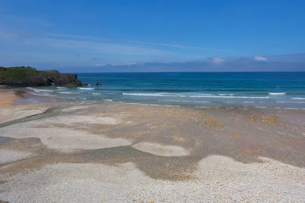 Пляж San Antolin Llanes Asturias Испания — стоковое фото