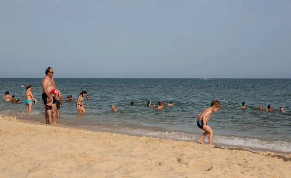 Manta Rota Portugal Människor Den Berömda Stranden Manta Rota Algarve — Stockfoto