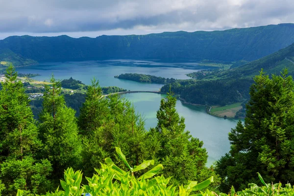 Pittoresk Utsikt Över Sjön Sete Cidades Vulkanisk Kratersjö Sao Miguel — Stockfoto