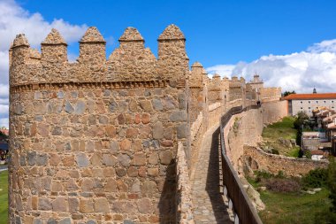 Avila 'nın antik tahkimatı, duvarların tepesinden, Kastilya ve Leon, İspanya