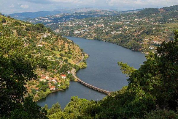 多罗河流经葡萄牙北部 多罗地区 — 图库照片