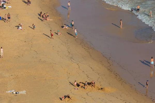 Albufeira Португал Люди Знаменитому Пляжі Прая Фелесія Альбуфейрі Цей Пляж — стокове фото