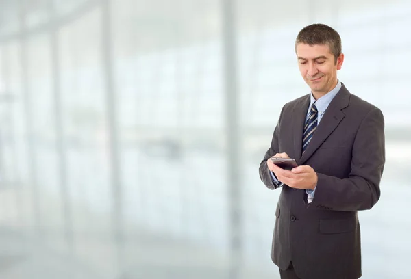 Homem Negócios Feliz Telefone Escritório — Fotografia de Stock