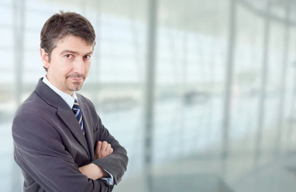 Porträt Eines Jungen Geschäftsmannes Büro — Stockfoto