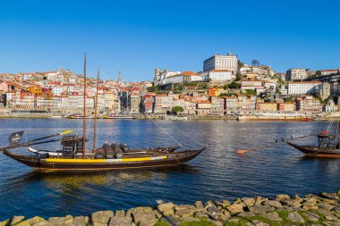 Porto, Portekiz: Porto, Portekiz 'de porto şarabı olan tekneler. Douro Nehri