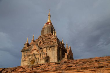 Bagan, Myanmar 'daki antik tapınak. Bagan, Orta Myanmar 'da (eski adıyla Burma), Mandalay' ın güneybatısında bulunan antik bir şehirdir..
