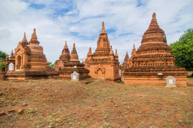 Bagan, Myanmar 'daki antik tapınak. Bagan, Orta Myanmar 'da (eski adıyla Burma), Mandalay' ın güneybatısında bulunan antik bir şehirdir..