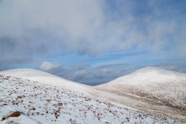 Anu 'nun Papaları' nda Kar, Co Kerry, İrlanda