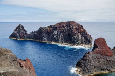 Balina formatlı kayalık ada fotoğrafı Graciosa, Azores, Portekiz