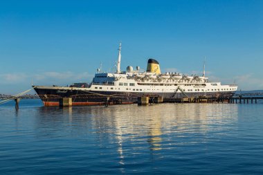 Lizbon, Portekiz - İskelede Funchal adlı geminin görüntüsü