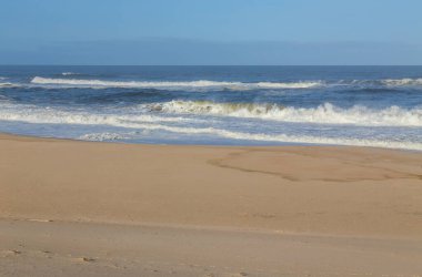 Portekiz, Aveiro yakınlarında güzel boş bir sahil.