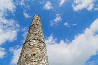 Glendalough Manastırı 'ndaki eski kilise, İrlanda
