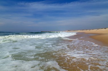 Portekiz, Aveiro yakınlarında güzel boş bir sahil.