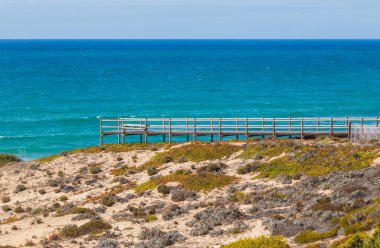Portekiz, Alentejo 'da güzel boş bir sahil.