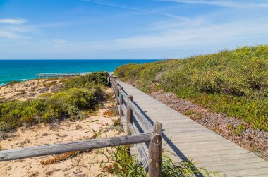 Portekiz, Alentejo 'da güzel boş bir sahil.