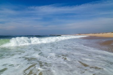 Portekiz, Aveiro yakınlarında güzel boş bir sahil.
