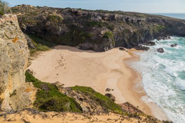 Portekiz, Alentejo 'da güzel boş bir sahil.