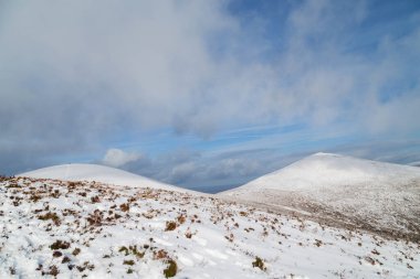 Anu 'nun Papaları' nda Kar, Co Kerry, İrlanda