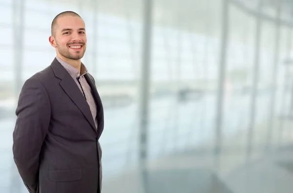 Porträt Eines Jungen Geschäftsmannes Büro — Stockfoto