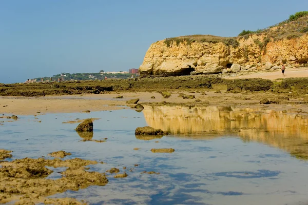 Albufeira Portugalsko Lidé Slavné Pláži Olhos Agua Albufeiře Tato Pláž — Stock fotografie