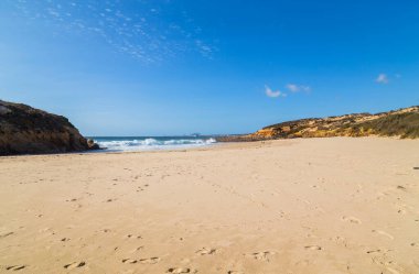 Portekiz, Alentejo 'da güzel boş bir sahil.
