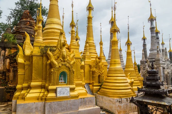 Zlaté Stúpy Shwe Inn Thein Paya Inthein Inle Lake Myanmar — Stock fotografie