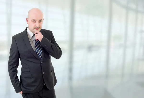 Jungunternehmer Denken Büro — Stockfoto