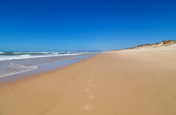 Schöner Leerer Strand Der Nähe Von Sao Martinho Porto Portugal — Stockfoto