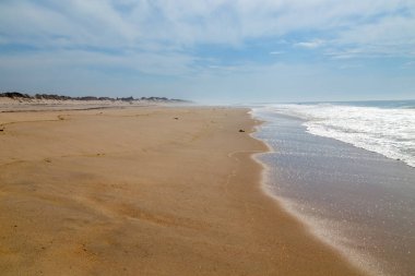 Portekiz, Aveiro yakınlarında güzel boş bir sahil.