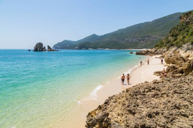 Portekiz, Setubal 'deki Ulusal Park Arrabida manzarası çok güzel.